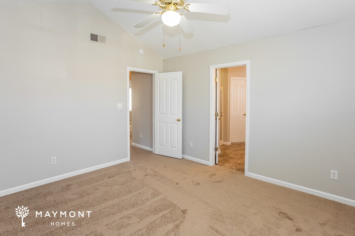 Building Photo - 6039 Shining Oak Ln