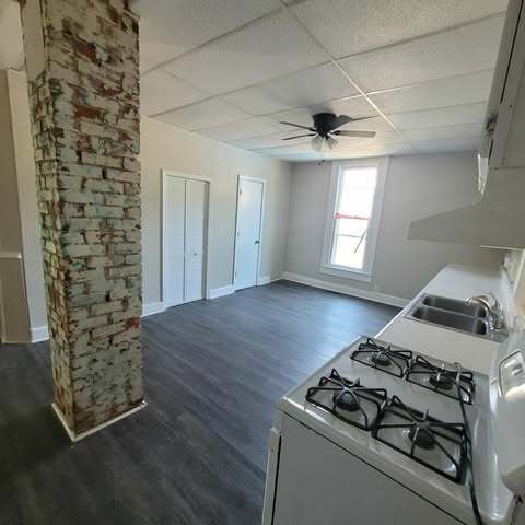 Building Photo - 212 S Clark Blvd