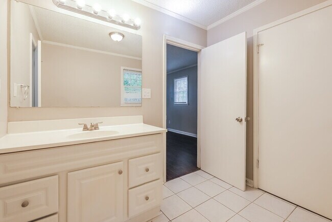 Building Photo - 3805 Nebo Rd