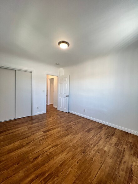 Building Photo - 4172 S Hobart Blvd