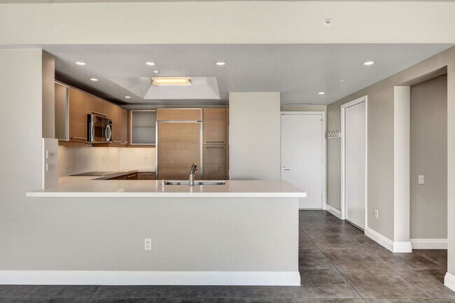 Building Photo - Turnberry Towers 4305W-Strip/City Views from this Stunning 3Bd/2.5Ba Residence