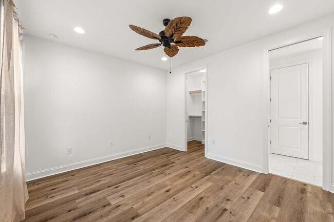 Building Photo - 217 Windrow Way