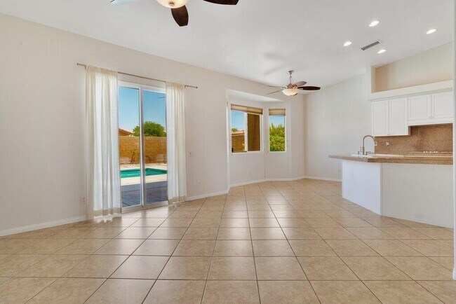 Building Photo - 67892 Mccallum Way
