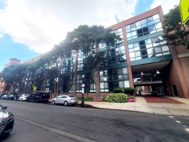 Primary Photo - 42 8th St