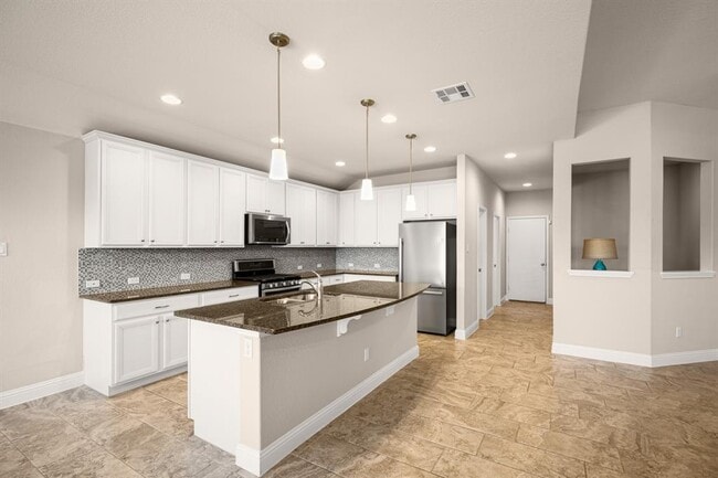 Building Photo - 1937 Little George Dr