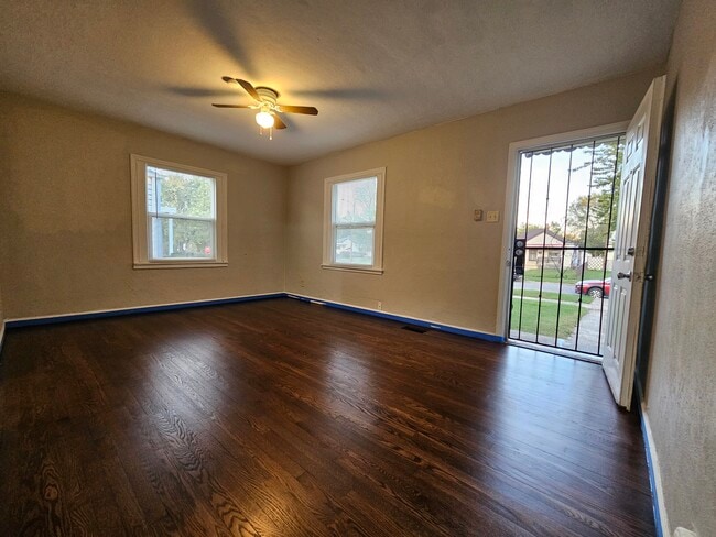 Building Photo - 754 Durbin St