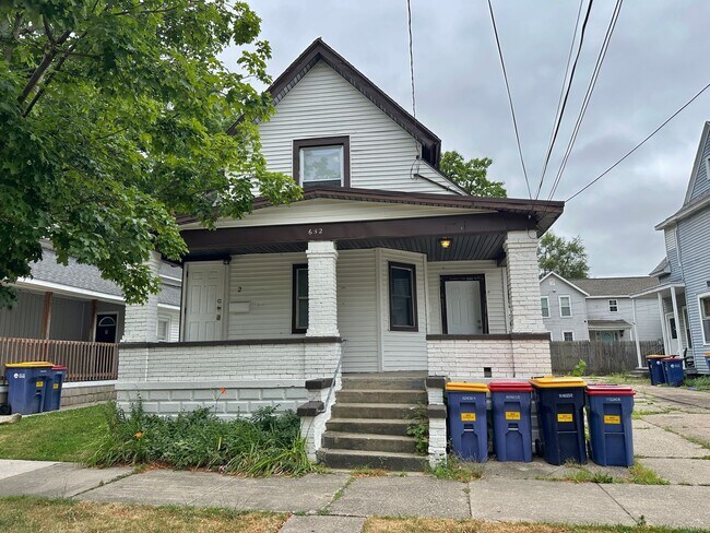 Primary Photo - 652 Chatham St NW