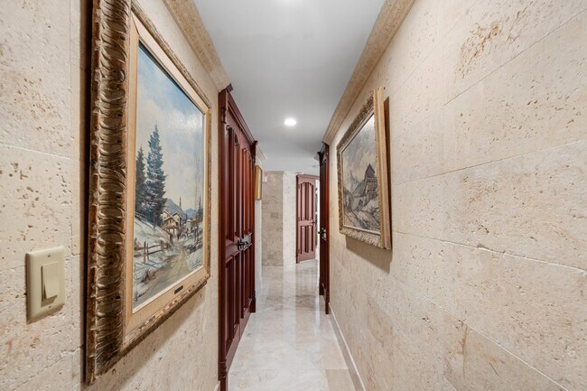 Building Photo - 3400 N Ocean Dr