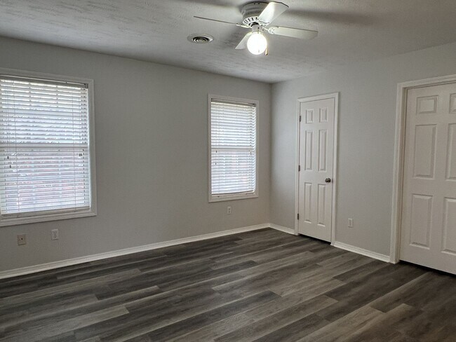 Building Photo - Dramatic Copper Mill Home with Huge Formal Living and Dining Rooms