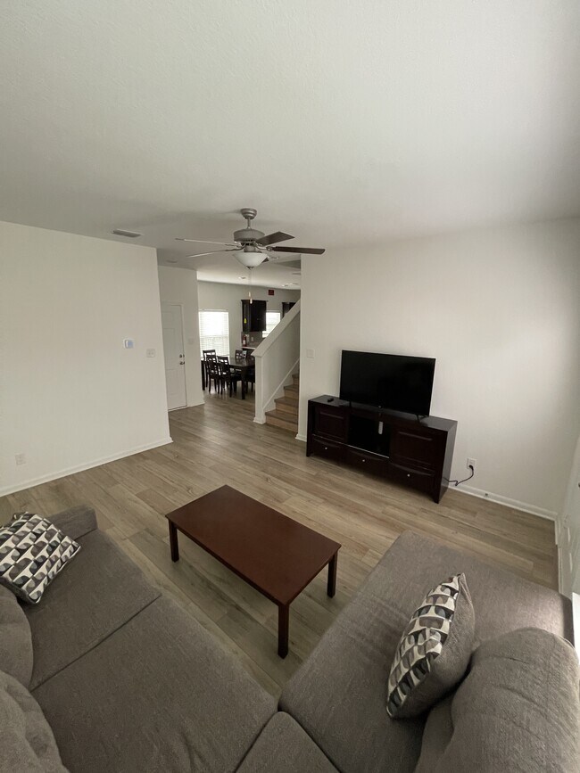 Building Photo - 10829 Emerick St