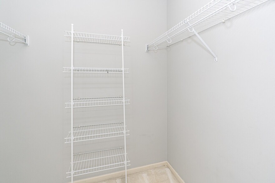Building Photo - 5681 Pine Aires Dr