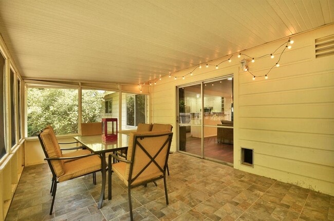 Building Photo - 8432 Bangor Bend