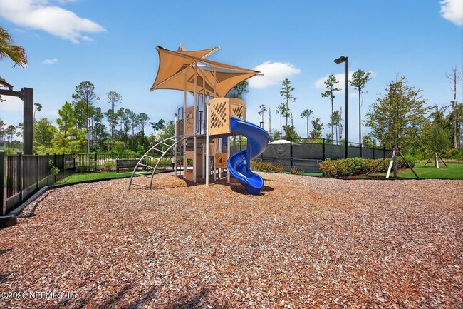 Building Photo - 168 Torres Trce