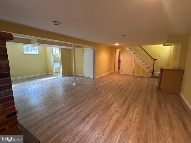 Building Photo - 409 Yale Ave