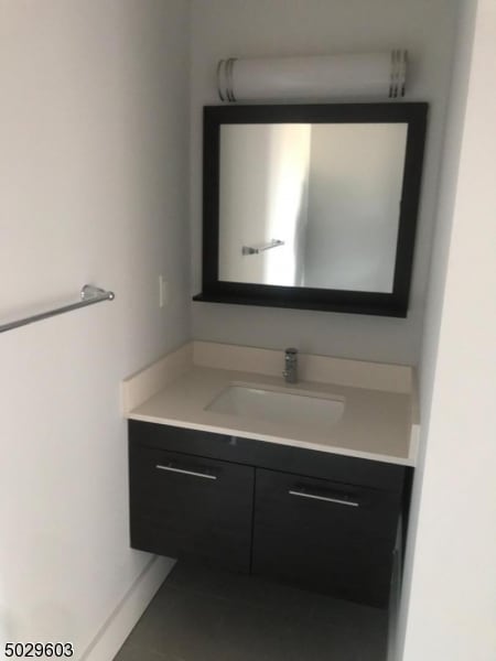 Building Photo - 1140 E St Georges Ave