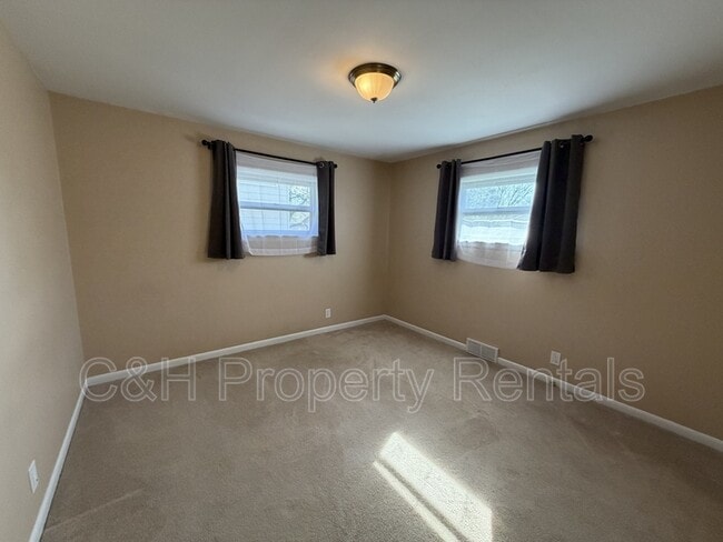 Building Photo - 1126 Lendel Ln