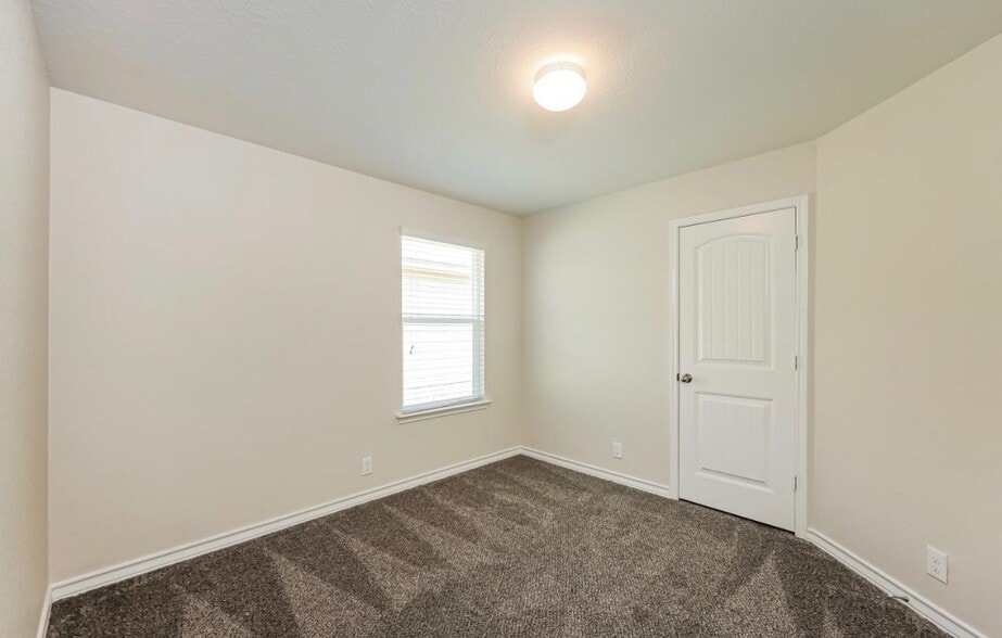 Building Photo - 15426 Bobwhite Quail