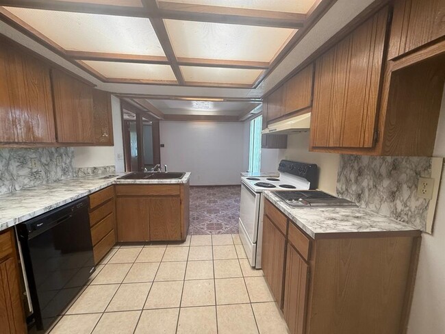 Building Photo - 7407 Kings Manor Ct