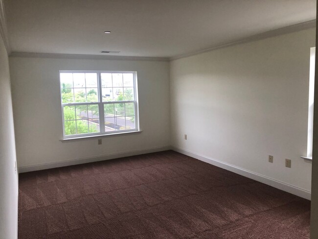 Building Photo - 2 Bedroom 2 Bath corner unit condo in Bilt...