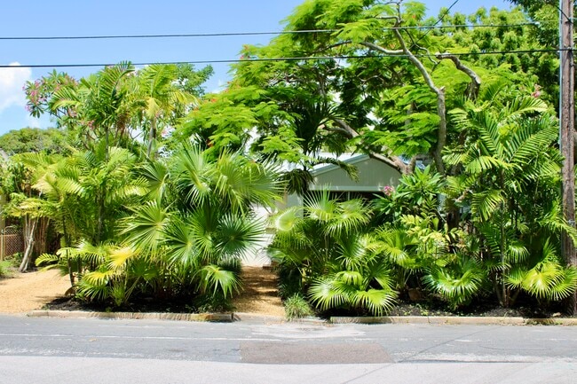 Primary Photo - 3211 Floral Ave