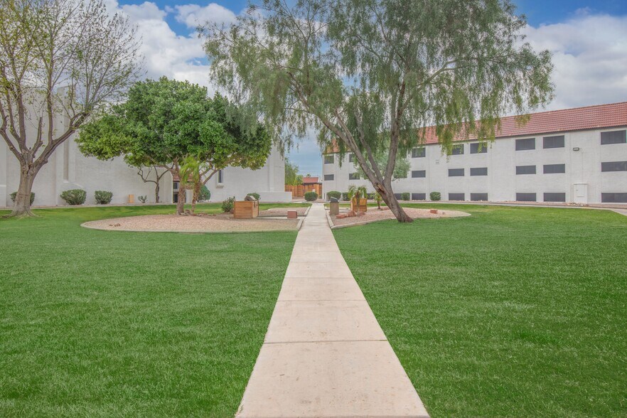 Tides on East Broadway 1865 E Broadway Rd Tempe AZ 85282 Apartment