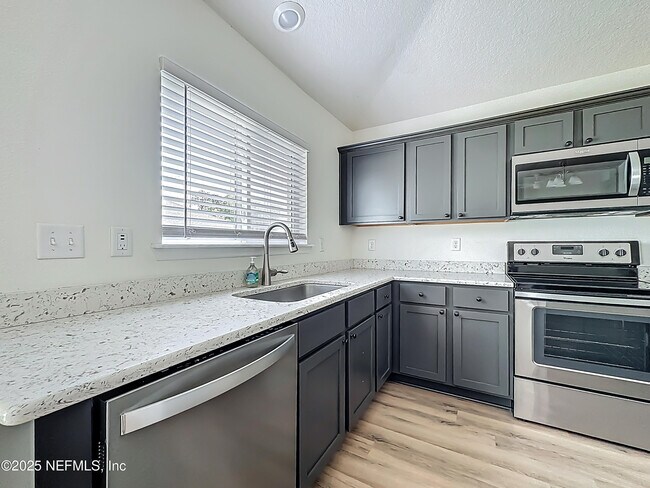 Building Photo - 12292 Orange Grove Dr