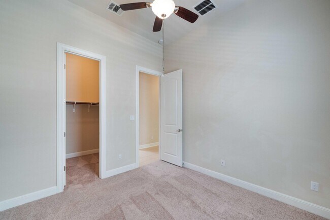 Building Photo - 3825 Vinalopo Dr