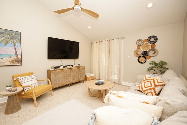 Building Photo - 1503 Green Acres Blvd