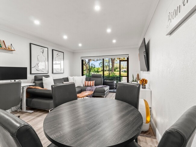 Building Photo - 9001 Jacaranda Ln