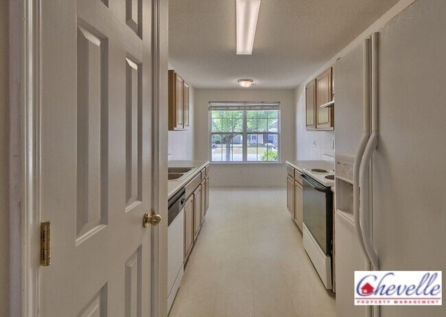Building Photo - 307 Summit Townes Way