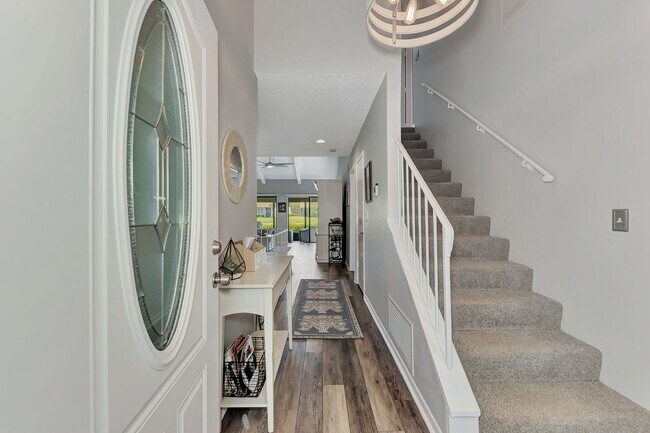 Building Photo - Welcome to your Heatherwood Heaven