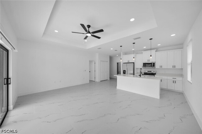 Building Photo - 4982 Fairway Ct