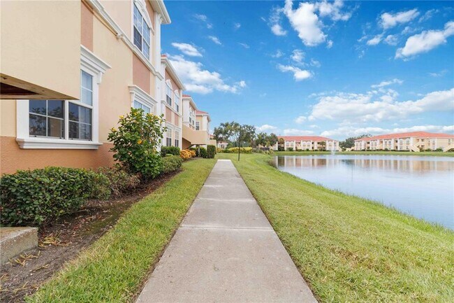 Building Photo - 1005 Villagio Cir
