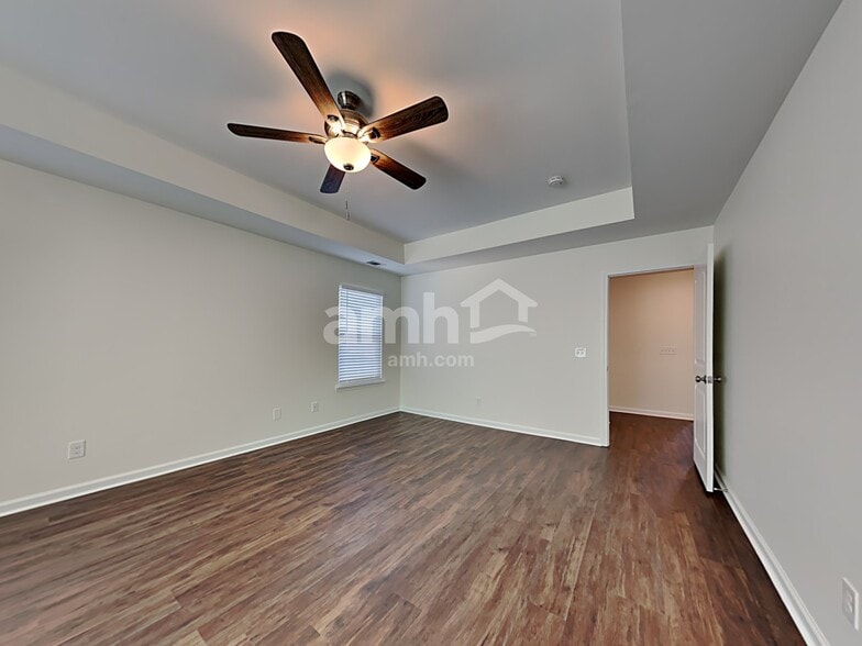 Building Photo - 138 Waverly Way