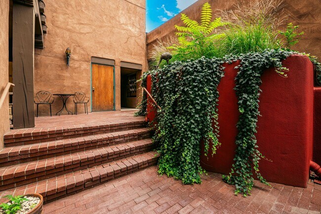 Building Photo - Inviting Studio in the Heart of Downtown Santa Fe