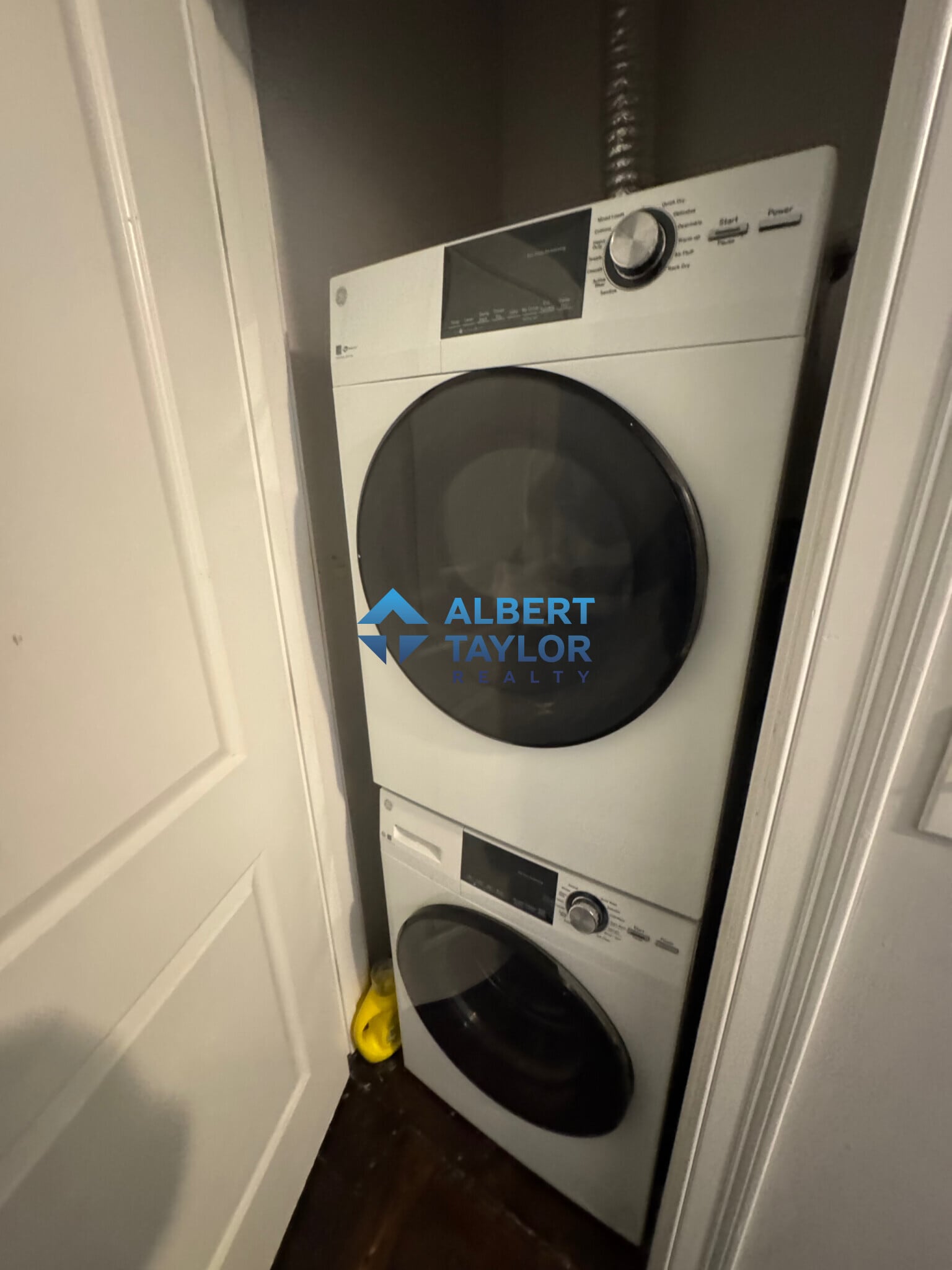 Building Photo - 998 Tremont St