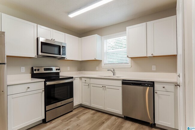 Building Photo - 6599 Womack Rd