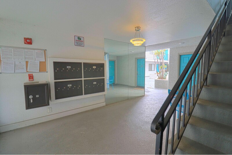 Building Photo - 11040 Hesby St