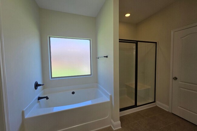Building Photo - Spacious 4-Bedroom Rental in Daphne School...
