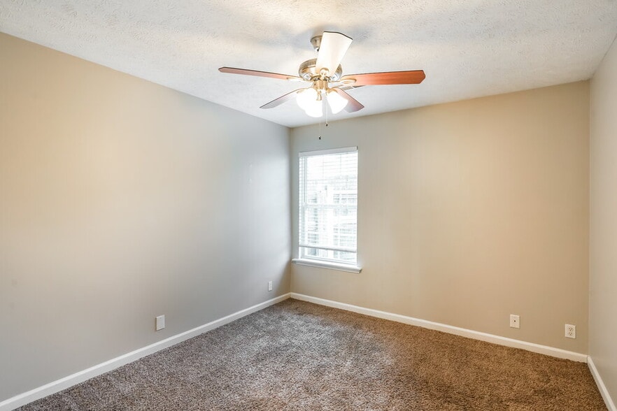 Building Photo - 8009 Maggie Ct