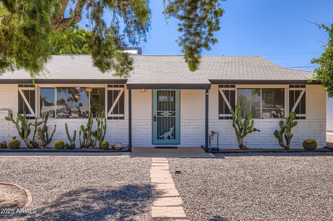 Primary Photo - 12402 N Pebble Beach Dr