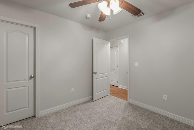 Building Photo - LEGACY BEAUTY.. Close to Barksdale Air Force Base..