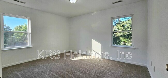 Building Photo - 3200 Armistead Dr