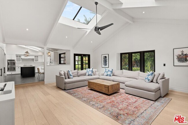 Building Photo - 4145 Sunswept Dr