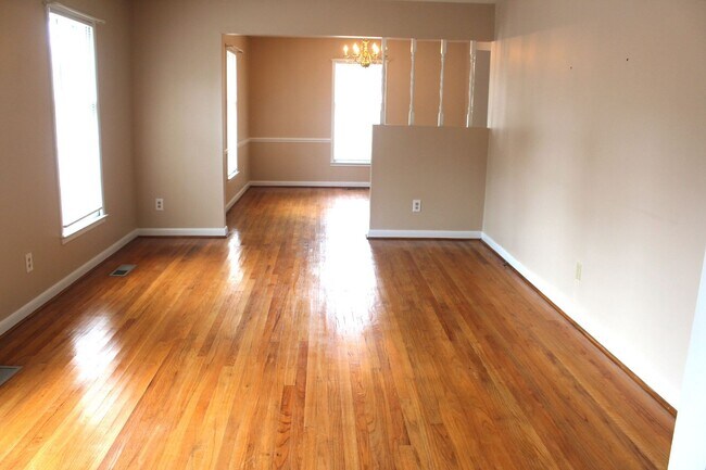 Building Photo - 5817 Dobson Dr