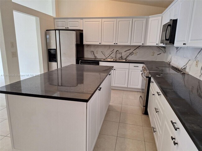 Primary Photo - 4322 Woodstock Dr