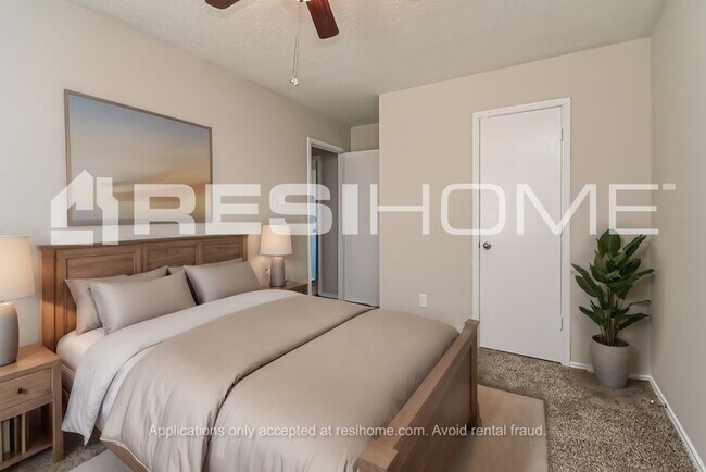 Building Photo - 17203 Hawks Landing Dr