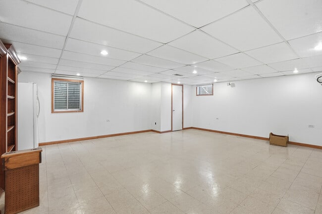 Building Photo - 9312 S 77th Ct
