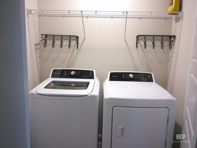 Building Photo - 25806 Pollard Rd