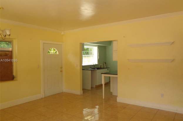 Building Photo - 440 NW 140th St